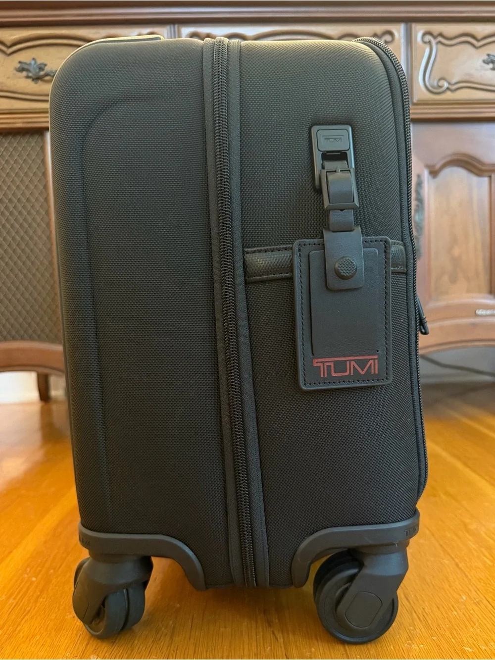 Tumi Alpha Compact 4 Wheeled Brief Black Carry-On